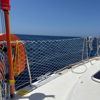 Guardrail netting diamond mesh